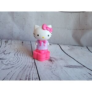 Hello Kitty McDonald's 2015 Hello Kitty Paper Puncher Hearts